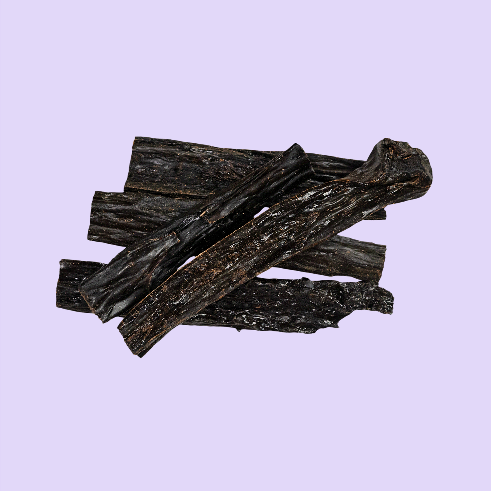Braaaf butchery snacks lamslever bites – gedroogde, natuurlijke hondensnacks van lamsvlees op lila achtergrond