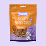 Verpakking Braaaf Soft Snacks Rundvleeschips – makkelijk te kauwen hondensnacks van rundvlees in hersluitbare oranje zak